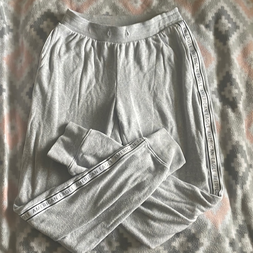 Grey American Eagle sweat pants
